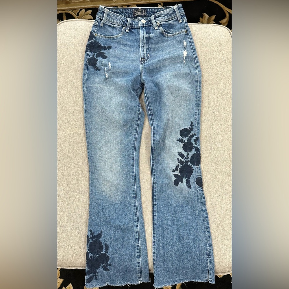 Abercrombie & Fitch Simone High Rise Ankle Flare Jeans - Picture 5 of 7